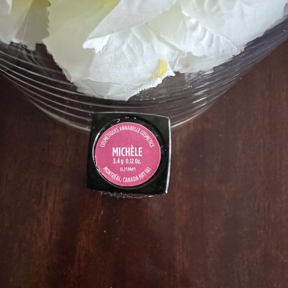 Free gift Annabelle lipstick - colour Michele - Picture 2 of 4